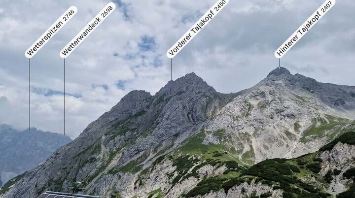 © Die Tajakante führt von links unten hinauf auf den vorderen Tajakopf. Diese Klettersteigtour ist nur aufgeschoben und wird auf dem Tourenplan für den nächsten Sommer stehen.