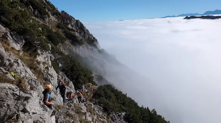 Im Aufstieg zur Pyramidenspitze mit Blick Richtung Watzmann | © DAV Gangkofen\Martin Götz - Im Aufstieg zur Pyramidenspitze mit Blick Richtung Watzmann BW Überschreitung Zahmer Kaiser via Pyramidenspitze | © DAV Gangkofen\Martin Götz - Im Aufstieg zur Pyramidenspitze mit Blick Richtung Watzmann